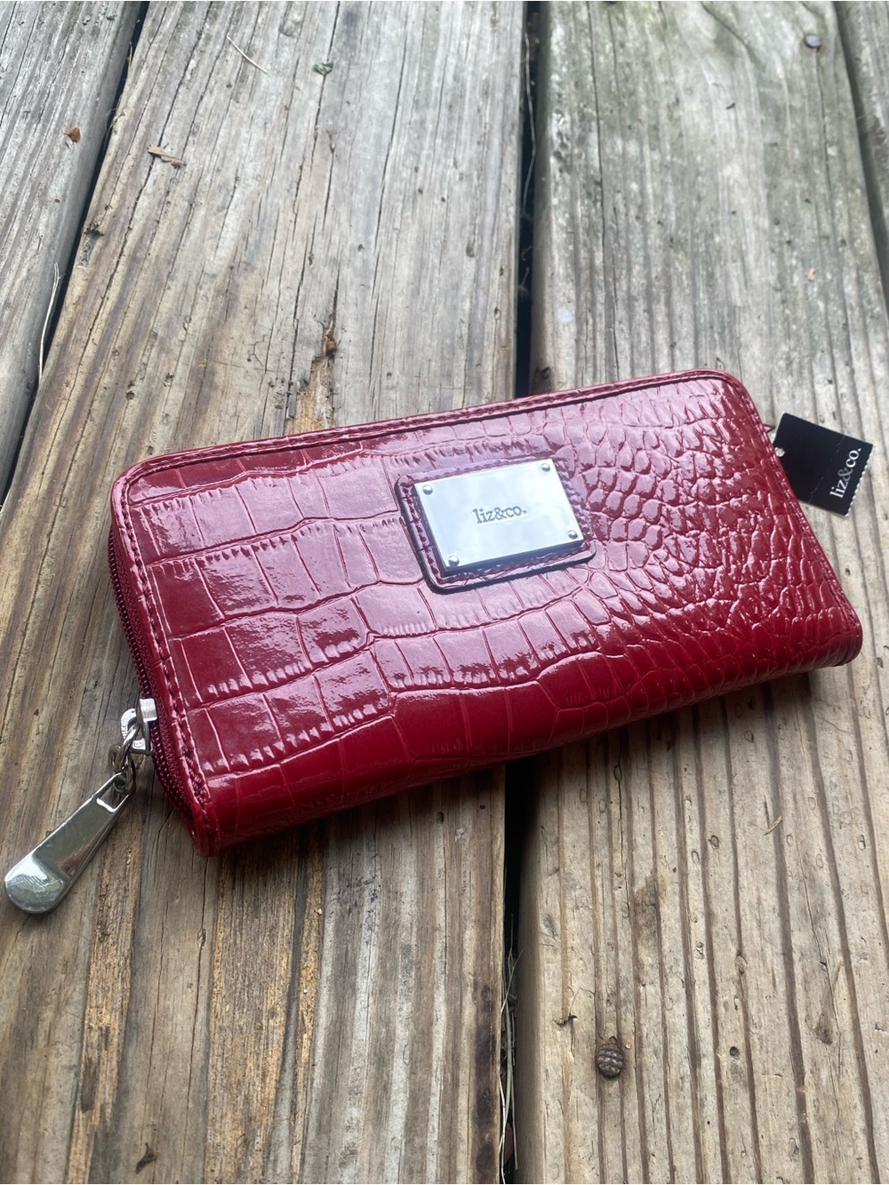 (NWT) Liz Claiborne- Ruby Croc-Embossed Zip Wallet
